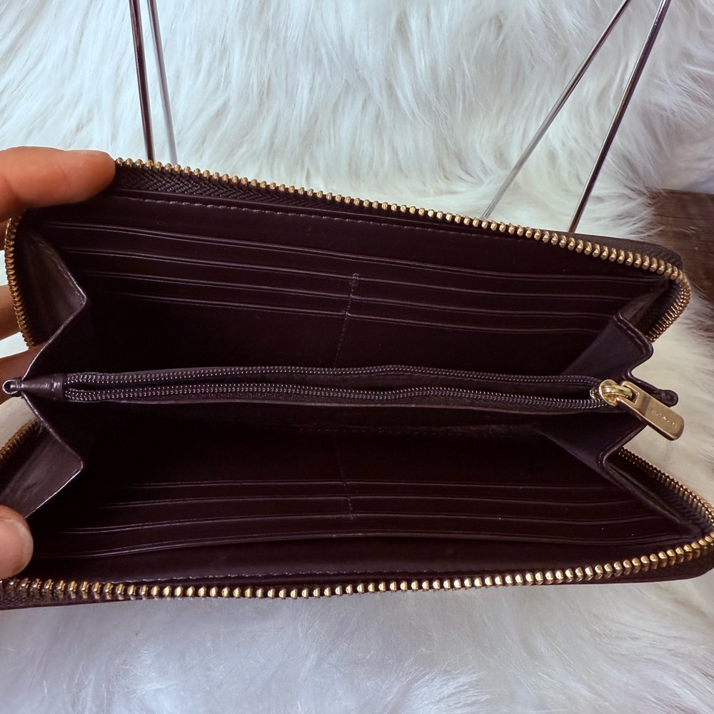 Coach Black and Tan Signature Wallet - Picture 7 of 8